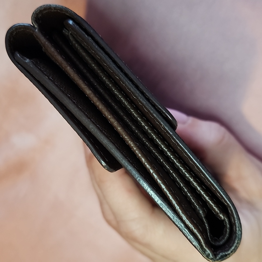 Louis Vuitton Damier Wallet - Picture 8 of 14